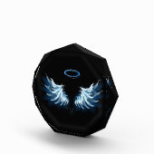 Blue Glows Angel Wings auf schwarzem Hintergrund Fotoblock (Rechts)