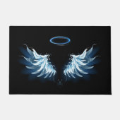 Blue Glows Angel Wings auf schwarzem Hintergrund Fußmatte (Vorderseite)