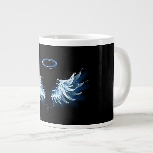 Blue Glows Angel Wings auf schwarzem Hintergrund Jumbo-Tasse (Vorderseite Rechts)