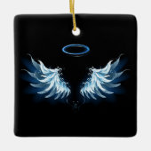 Blue Glows Angel Wings auf schwarzem Hintergrund Keramikornament (Vorderseite)