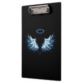 Blue Glows Angel Wings auf schwarzem Hintergrund Klemmbrett (Links)