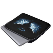 Blue Glows Angel Wings auf schwarzem Hintergrund Laptopschutzhülle (Vorne Knopf)