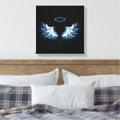 Blue Glows Angel Wings auf schwarzem Hintergrund Leinwanddruck (Insitu (Schlafzimmer))