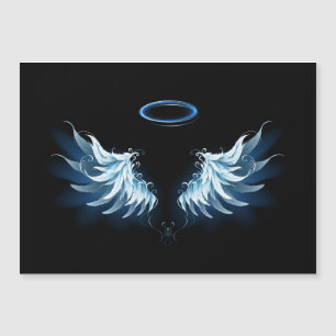 Blue Glows Angel Wings auf schwarzem Hintergrund Magnetkarte