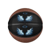 Blue Glows Angel Wings auf schwarzem Hintergrund Mini Basketball (Vorderseite)