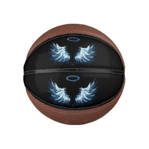 Blue Glows Angel Wings auf schwarzem Hintergrund Mini Basketball