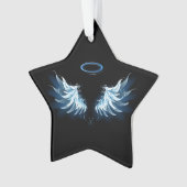 Blue Glows Angel Wings auf schwarzem Hintergrund Ornament (Vorderseite)