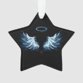 Blue Glows Angel Wings auf schwarzem Hintergrund Ornament (Vorderseite)