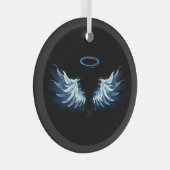 Blue Glows Angel Wings auf schwarzem Hintergrund Ornament Aus Glas (Vorderseite Rechts)