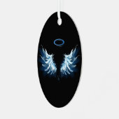 Blue Glows Angel Wings auf schwarzem Hintergrund Ornament Aus Metall (Vorderseite links)