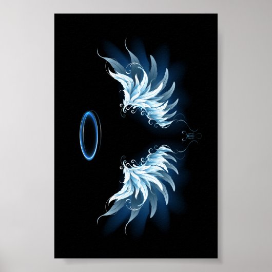 Blue Glows Angel Wings auf schwarzem Hintergrund Poster (Vorne)