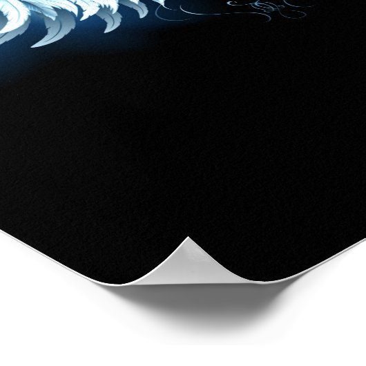 Blue Glows Angel Wings auf schwarzem Hintergrund Poster (Ecke)