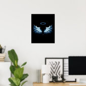 Blue Glows Angel Wings auf schwarzem Hintergrund Poster (Heimbüro)