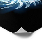 Blue Glows Angel Wings auf schwarzem Hintergrund Poster (Ecke)