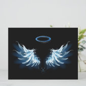 Blue Glows Angel Wings auf schwarzem Hintergrund Save The Date (Stehend Vorderseite)