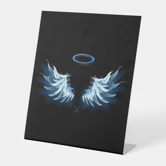 Blue Glows Angel Wings auf schwarzem Hintergrund Sockelschild (Vorderseite)