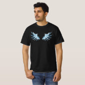 Blue Glows Angel Wings auf schwarzem Hintergrund T-Shirt (Vorne ganz)