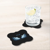 Blue Glows Angel Wings auf schwarzem Hintergrund Untersetzer (Vor Ort)