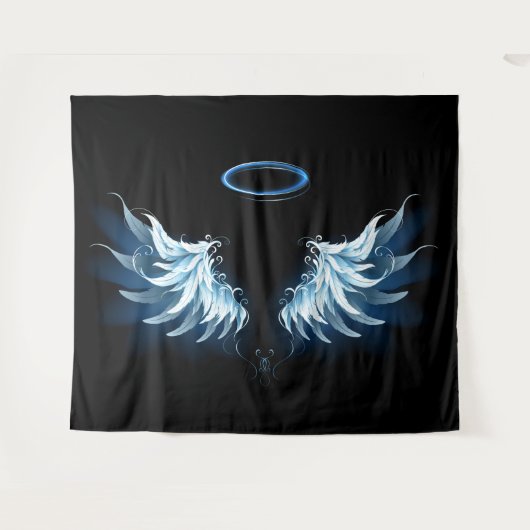 Blue Glows Angel Wings auf schwarzem Hintergrund Wandteppich (Vorderseite (Horizontal))