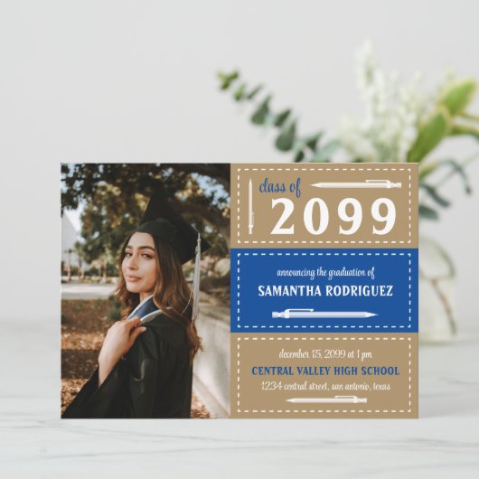 Blue & Gold Dotter Box and Pencils Abschluss Einladung (Stehend Vorderseite)