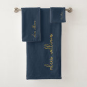 Blue Gold Minimalistisch Script Signature Monogram Badhandtuch Set (Insitu)