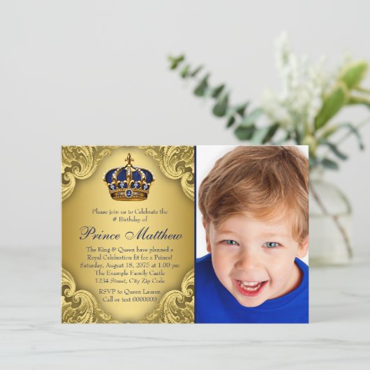 Blue Gold Prince Crown Prince Birthday Party Einladung (Stehend Vorderseite)