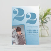 Blue Gradient 22. Geburtstagseinladungen Boy Foto Einladung (Stehend Vorderseite)