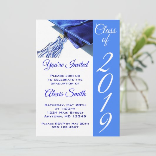 Blue Graduation Cap and Tassel Einladung (Stehend Vorderseite)