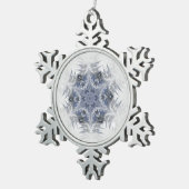 Blue Gray Sparkling Kaleidoscope Schneeflocken Zinn-Ornament (Rechts)
