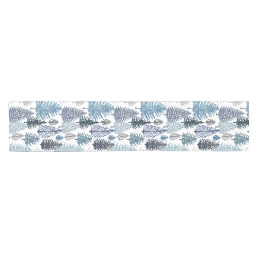 Blue Gray Winter Pine Trees Holiday Table Runner Kurzer Tischläufer (Horizontal)