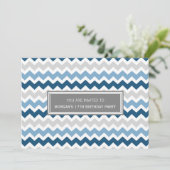 Blue Gray Zickzack 17. Geburtstagsparty Einladung (Stehend Vorderseite)