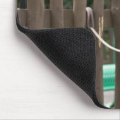 Blue Great Dane und Mops Hunde an der Leine Mousepad (Ecke)