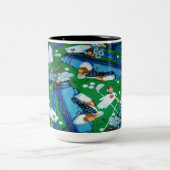 Blue & Green Golfing Zweifarbige Tasse (Mittel)