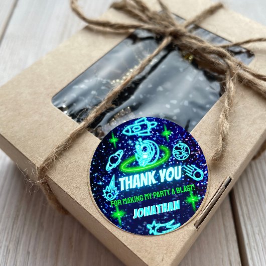 Blue Green Neon Glowing Space Astronaut Thank You Runder Aufkleber