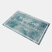 Blue Green Ocean Summer Beach Family Name Custom Fußmatte (Schrägansicht)