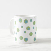 Blue Green Polka Dots Mit Monogramm Kaffeetasse (Vorderseite Links)