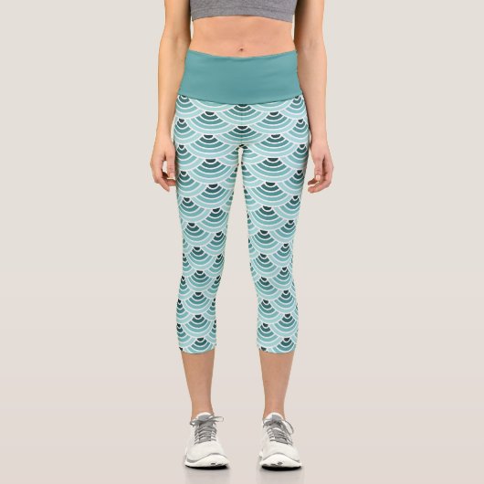 Blue Green Wave Circles Art Pattern Capri Leggings (Vorderseite)