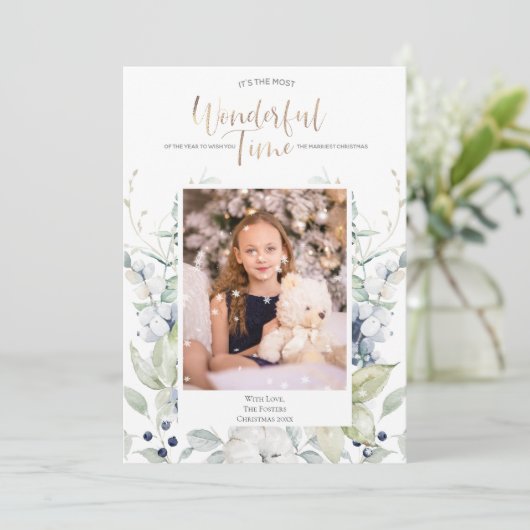 Blue Green White Winter Floral Foto Christmas Einladung (Stehend Vorderseite)
