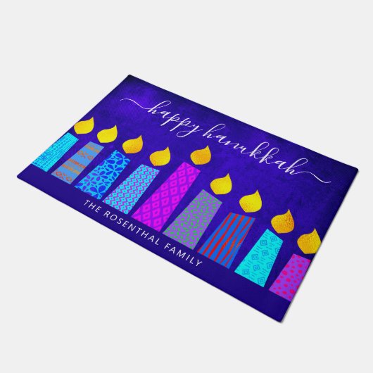 Blue Happy Hanukkah Script Modern Boho Candle Name Fußmatte (Schrägansicht)