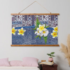 Blue Hawaiian Tapa und Plumeria Wandteppich Mit Holzrahmen