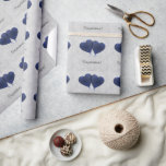 Blue Heart Balloons Wedding Wrapping Paper Geschenkpapier<br><div class="desc">Wrap Geschenke für die Braut und Bräutigam mit einer Rolle Blue Heart Balloons Wedding Wrapping Paper. Das Papier-Wrapping-Design zeichnet sich durch ein Paar Herzblasen vor einem zarten spitzen Damast-Hintergrund aus. Zusätzliche Hochzeitswaren und Geschenke sind mit diesem Design ebenfalls erhältlich.</div>