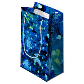 Blue Hearts Kleine Geschenktüte (Vorderseite Schrägansicht)