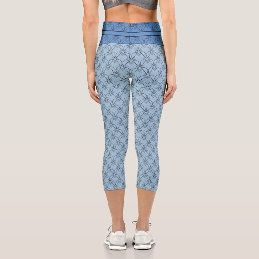 Blue Hearts Monogram & Name Personalisiert Capri Leggings (Rückseite)