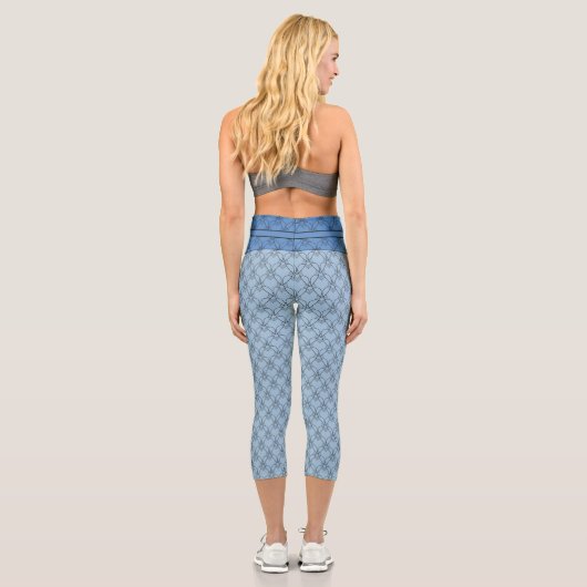 Blue Hearts Monogram & Name Personalisiert Capri Leggings (Rückseite)