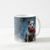 Blue Heeler Dog in Schnee Weihnachten Kaffeetasse (VorderseiteRechts)