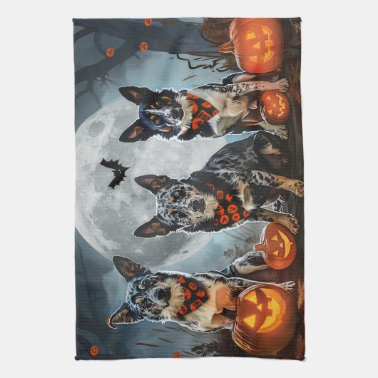 Blue Heeler Halloween Spooky Geschirrtuch (Vertikal)
