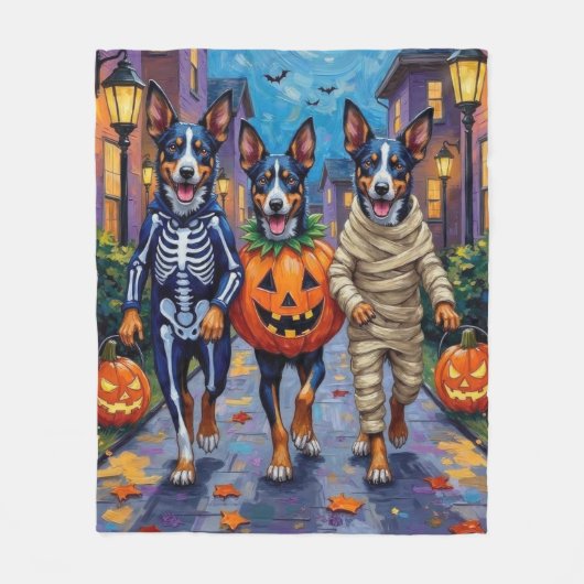 Blue Heeler Hunde Trick-or-Treating in Halloween C Fleecedecke (Vorderseite)