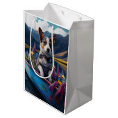 Blue Heeler on a Paddle: Ein Landschaftliches Aben Mittlere Geschenktüte (Rückseite Schrägansicht)