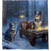Blue Heeler Snowy Sleigh Weihnachtsdekor Duschvorhang (Vorderseite)
