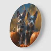 Blue Heeler Welpe Autumn Delight Pumpkin Große Wanduhr (Winkel)